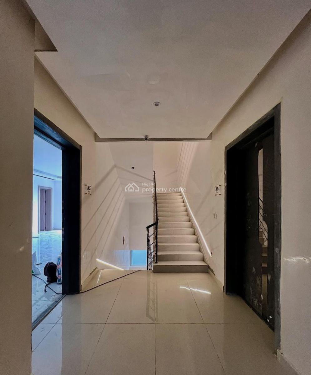 Fully Serviced 2 Bedroom+ Bq Apartments, Lekki Phase 1, Lekki, Lagos, Block of Flats for Sale