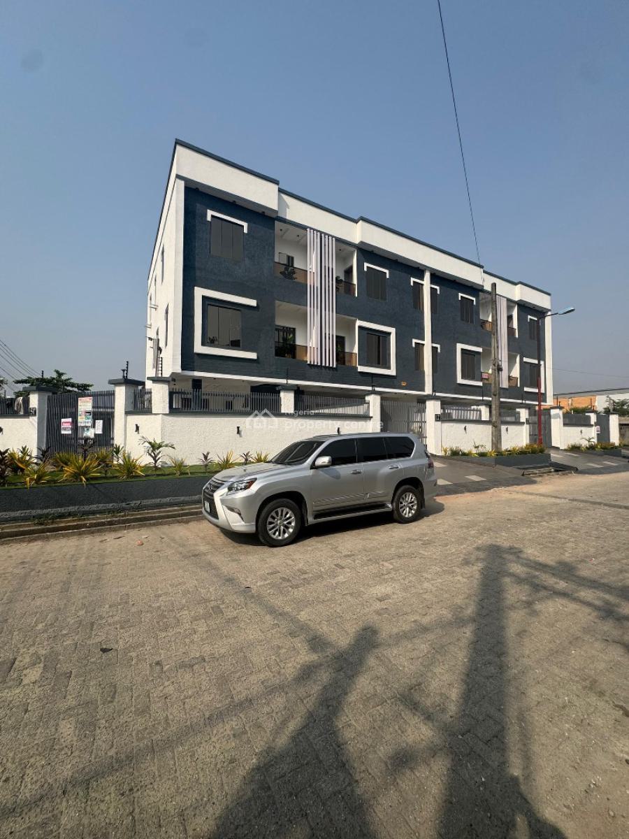 Newly Built 4 Bedroom Terrace Duplex with a Bq in a Well Secured Estate, Lekki Phase 1, Lekki, Lagos, Terraced Duplex for Sale