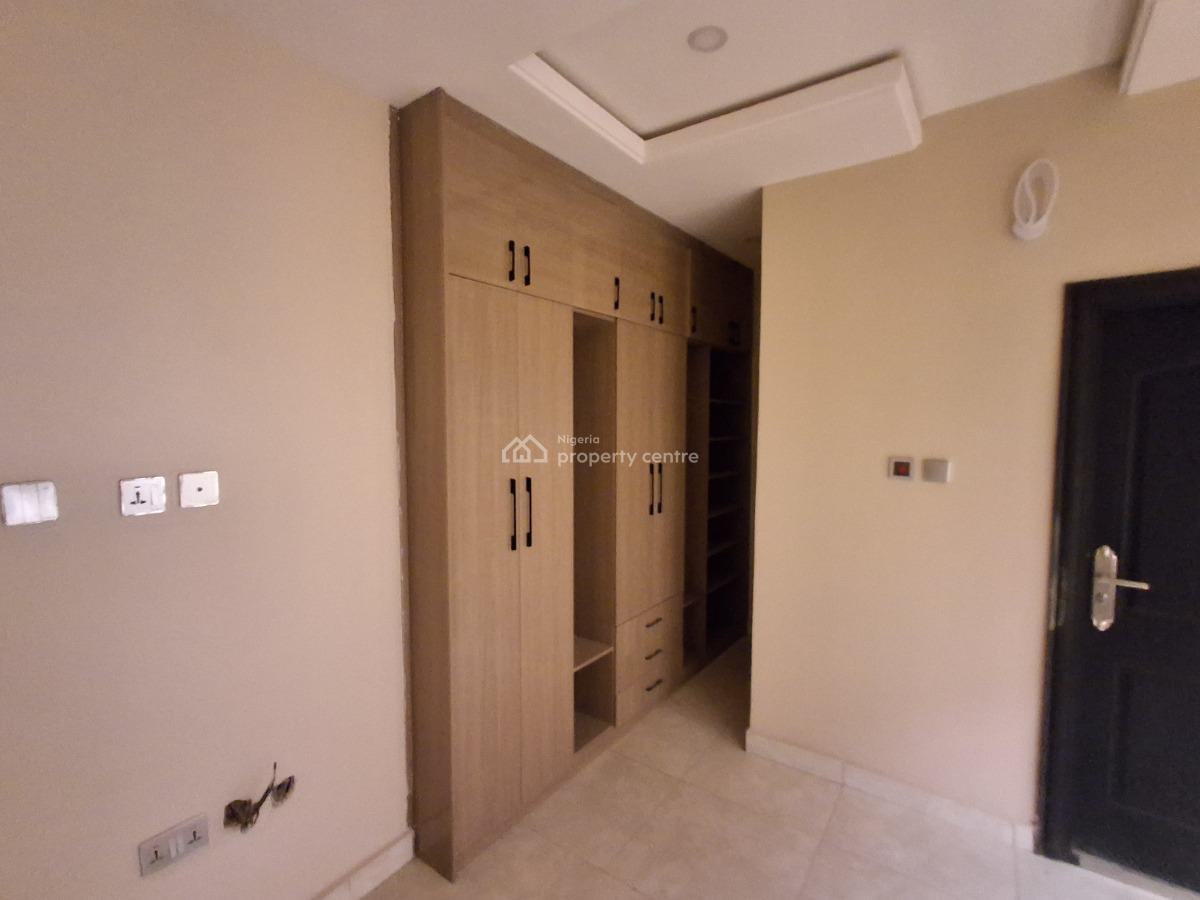 4-bedroom Terrace Triplex, Apo Dutse, Apo, Abuja, Terraced Duplex for Sale