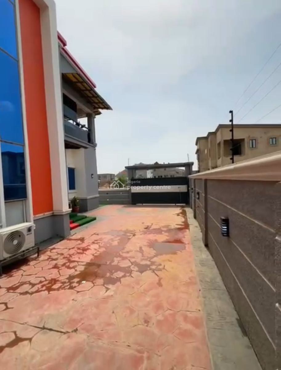 Fully Detached 4 Bedrooms Duplex with Self Contain Bq and Swimmin Pool, Airport Road, Behind Dunamis Glory Dome, Lugbe District, Abuja, Detached Duplex for Sale