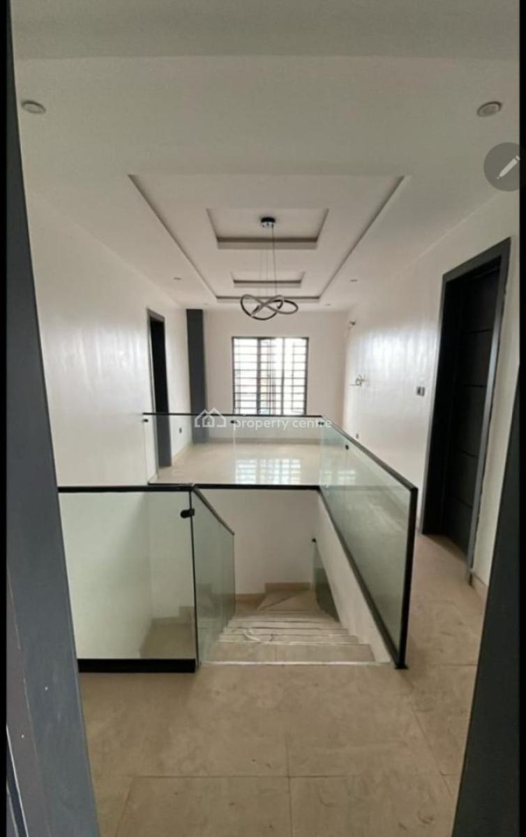 Well Built & Fully Serviced 3 Bedroom Maisonette, Lekki Phase 1, Lekki, Lagos, House for Rent