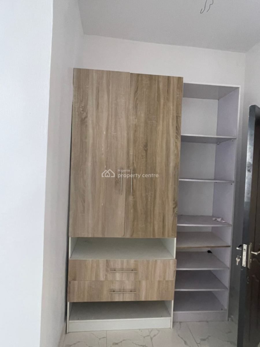 Distress Luxury 3 Bedroom Terrace Duplex Suit for Investment, Ikota, Lekki, Lagos, Terraced Duplex for Sale