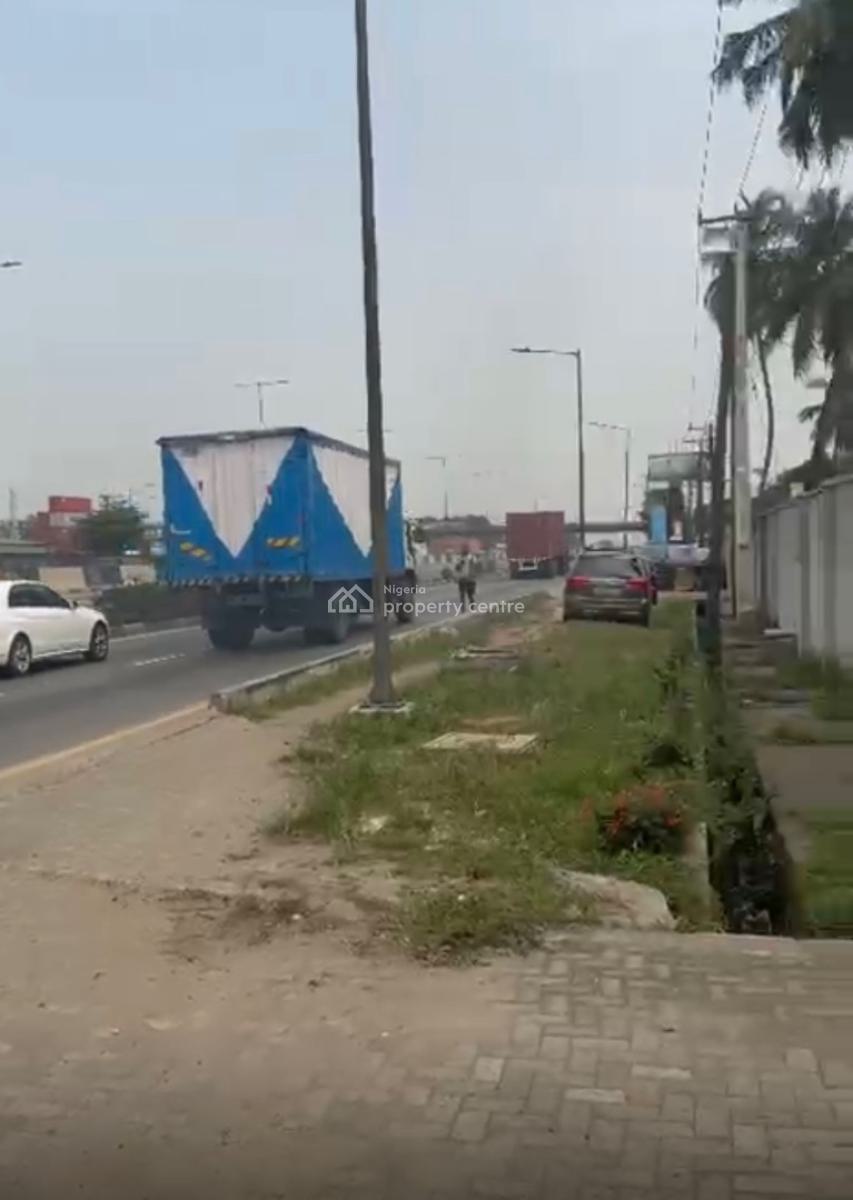 a Well Structured Self Compound 2500sqm Warehouse, Oshodi-apapa Express Way, Isolo, Lagos, Warehouse for Rent