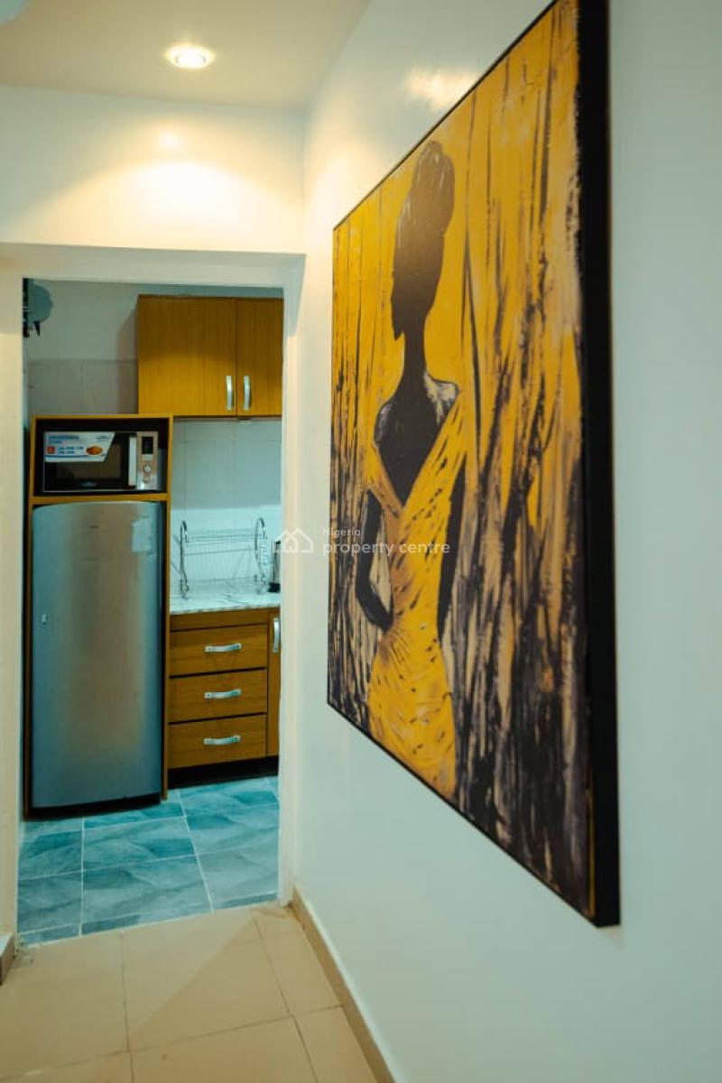 Well Proportioned 3 Bedroom Apartment, Gbagada, Lagos, Flat / Apartment Short Let