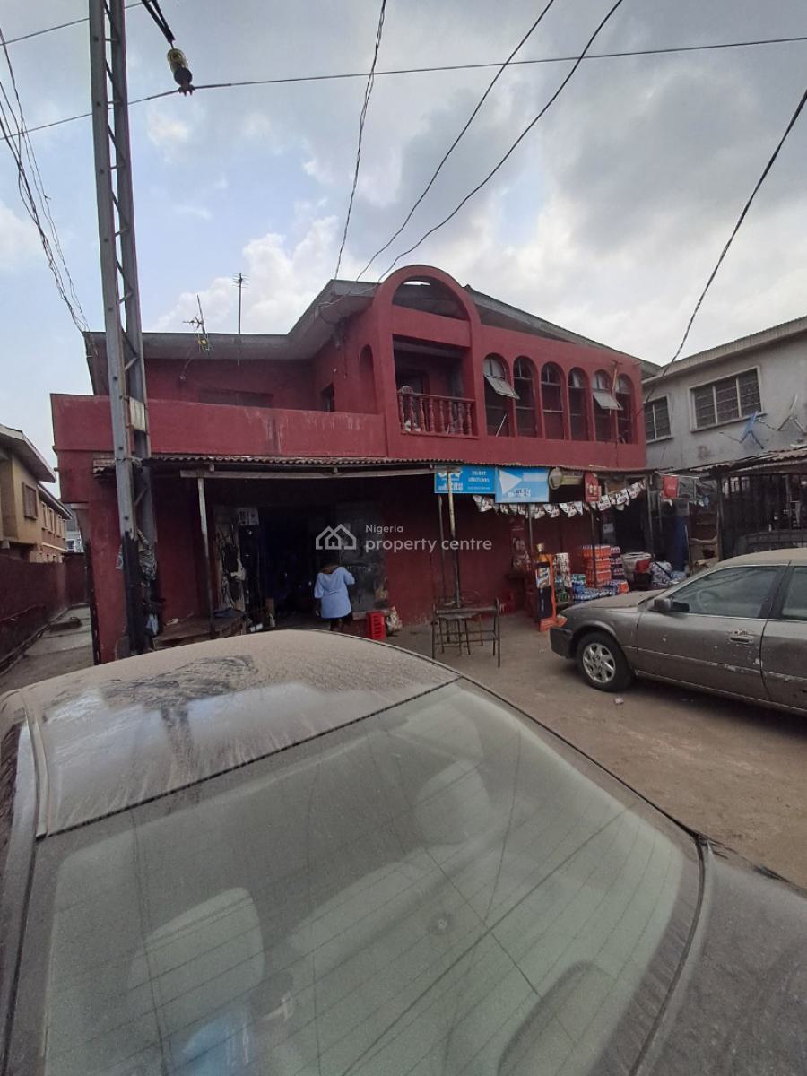 Old House But Well Maintained 4 Flats, Ladipo, Mushin, Lagos, Block of Flats for Sale
