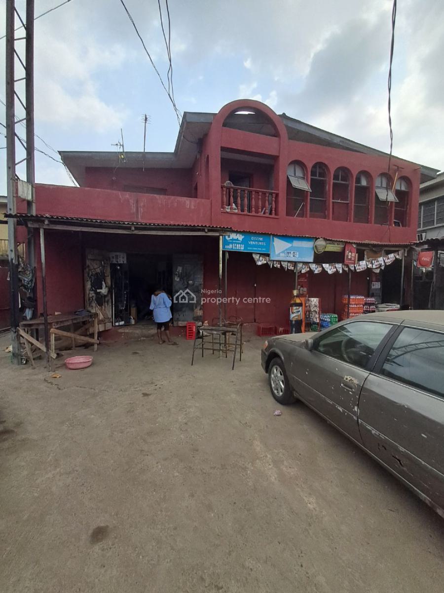 Old House But Well Maintained 4 Flats, Ladipo, Mushin, Lagos, Block of Flats for Sale