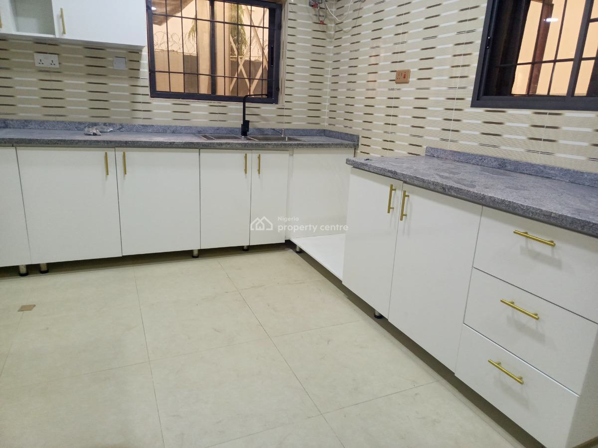 Luxury 4 Bedroom with Bq  Teracs, Guzape, Guzape District, Abuja, Flat / Apartment for Rent