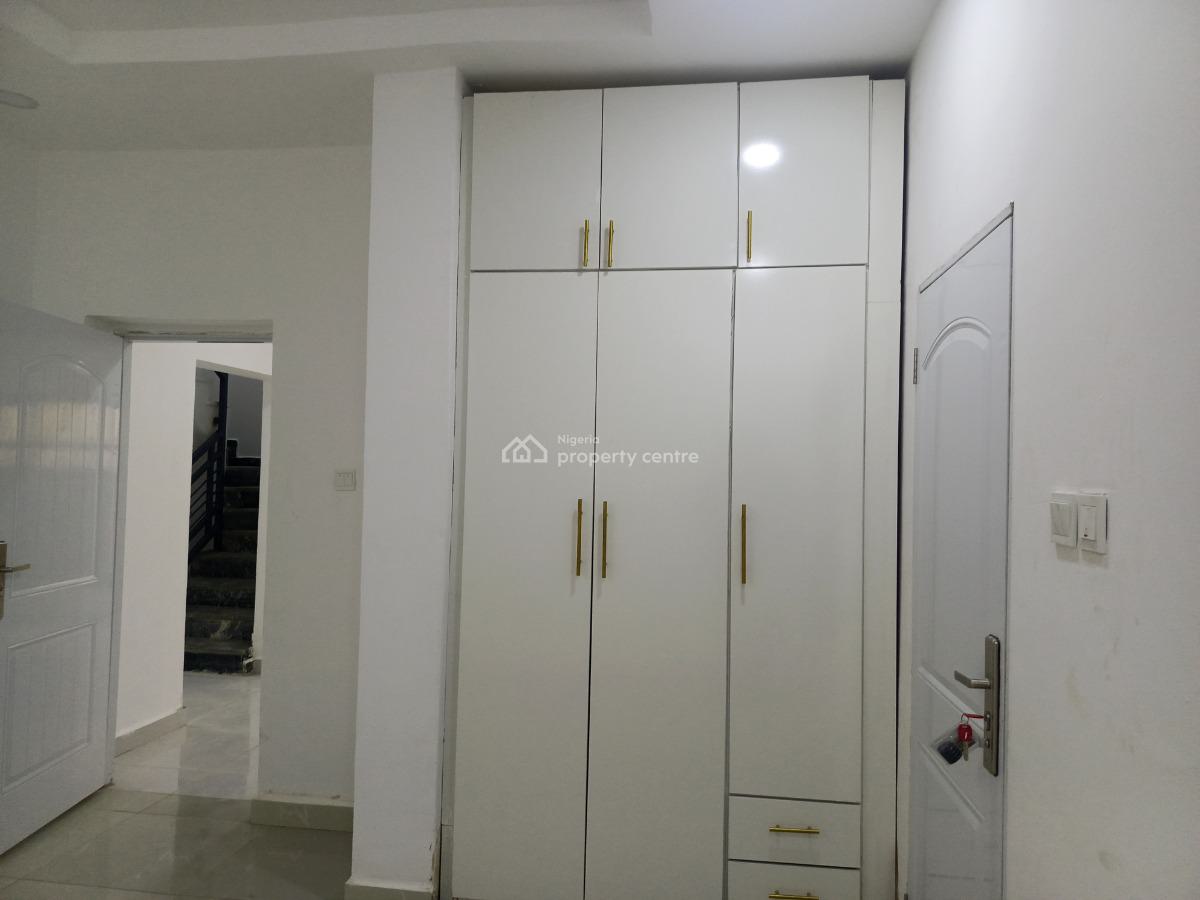 Luxury 4 Bedroom with Bq  Teracs, Guzape, Guzape District, Abuja, Flat / Apartment for Rent