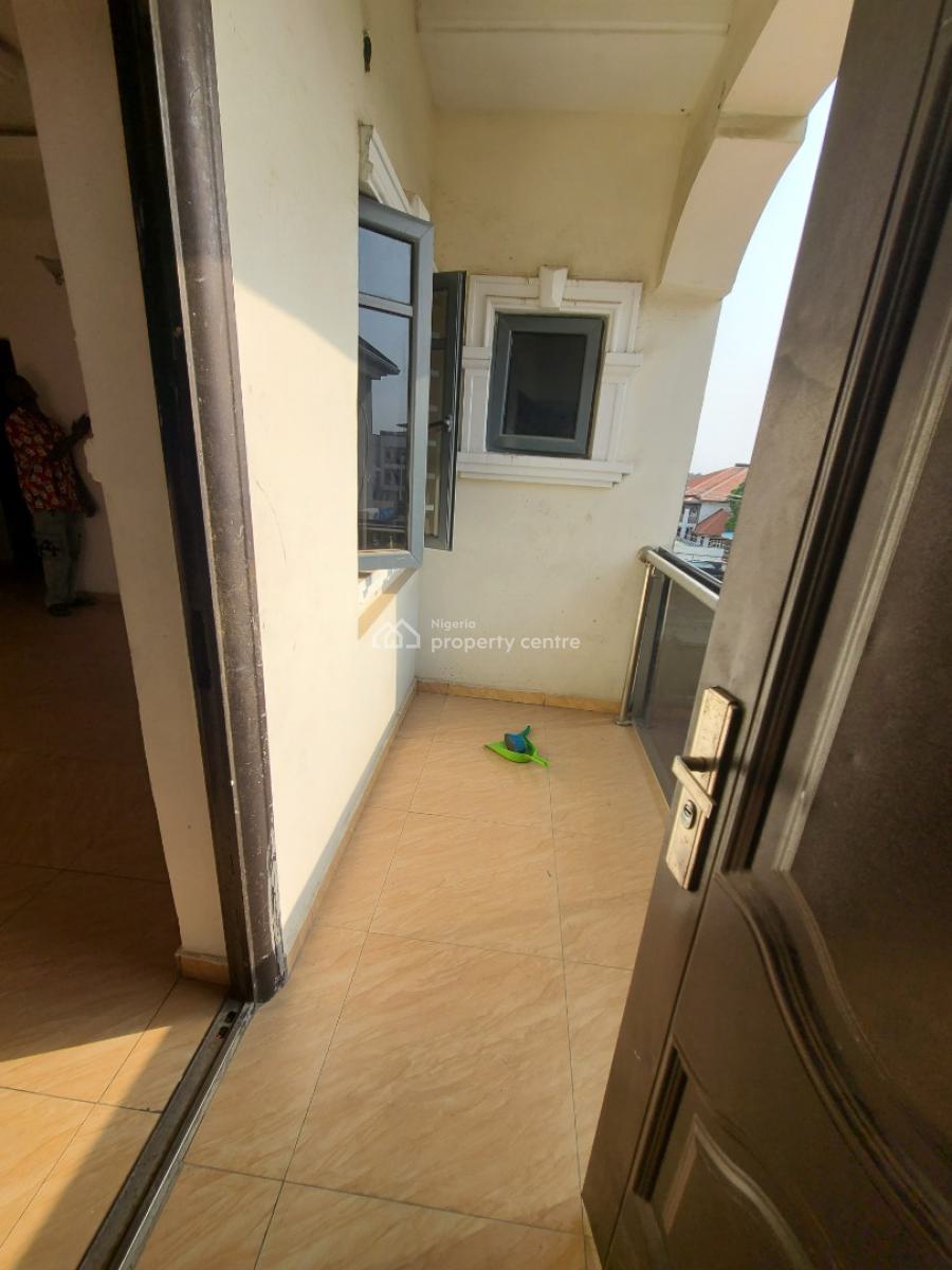 Beautiful Spacious Bedroom Flat Upstairs, Lekki Scheme 2 Estate Abraham Adesanya Ajah Lekki Lagos, Ajiwe, Ajah, Lagos, Flat / Apartment for Rent