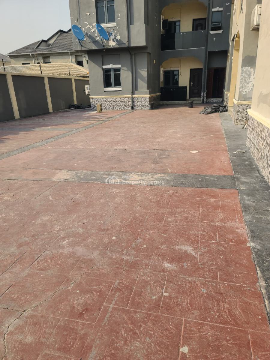 Beautiful Spacious Bedroom Flat Upstairs, Lekki Scheme 2 Estate Abraham Adesanya Ajah Lekki Lagos, Ajiwe, Ajah, Lagos, Flat / Apartment for Rent