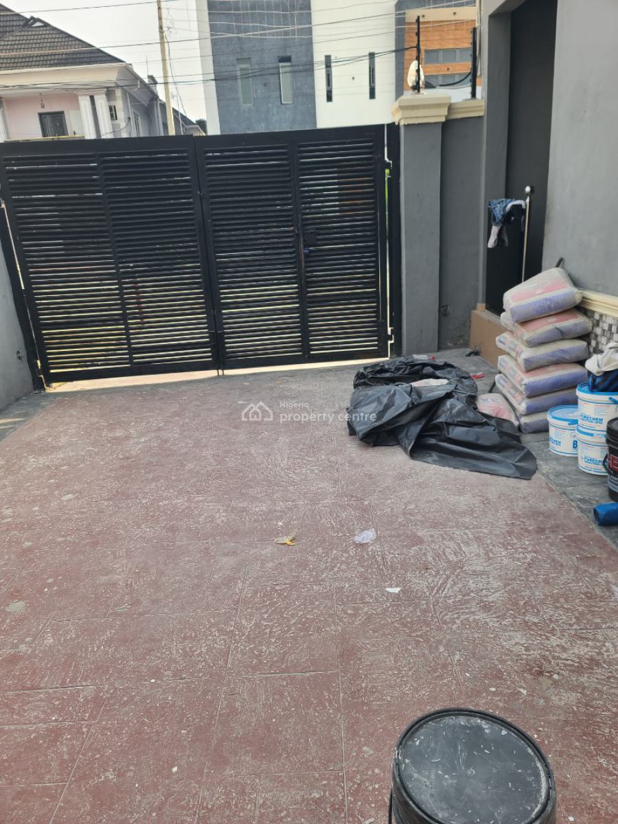 Beautiful Spacious Bedroom Flat Upstairs, Lekki Scheme 2 Estate Abraham Adesanya Ajah Lekki Lagos, Ajiwe, Ajah, Lagos, Flat / Apartment for Rent