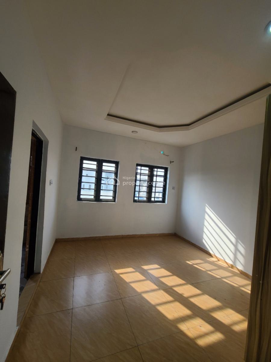 Beautiful Spacious Bedroom Flat Upstairs, Lekki Scheme 2 Estate Abraham Adesanya Ajah Lekki Lagos, Ajiwe, Ajah, Lagos, Flat / Apartment for Rent