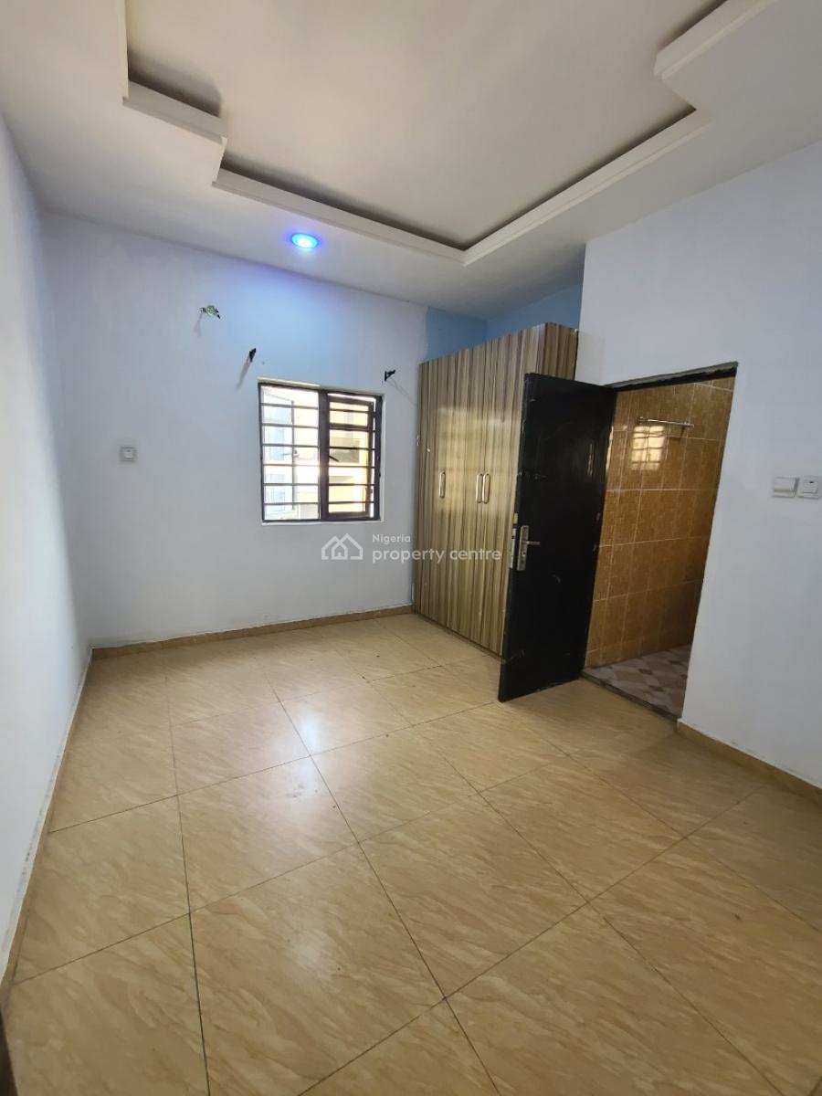 Beautiful Spacious Bedroom Flat Upstairs, Lekki Scheme 2 Estate Abraham Adesanya Ajah Lekki Lagos, Ajiwe, Ajah, Lagos, Flat / Apartment for Rent