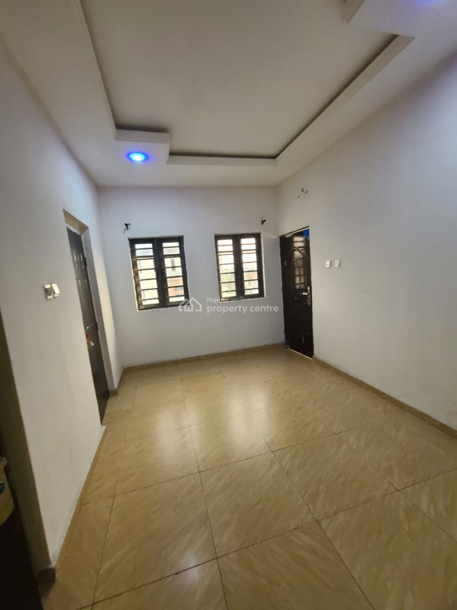 Beautiful Spacious Bedroom Flat Upstairs, Lekki Scheme 2 Estate Abraham Adesanya Ajah Lekki Lagos, Ajiwe, Ajah, Lagos, Flat / Apartment for Rent