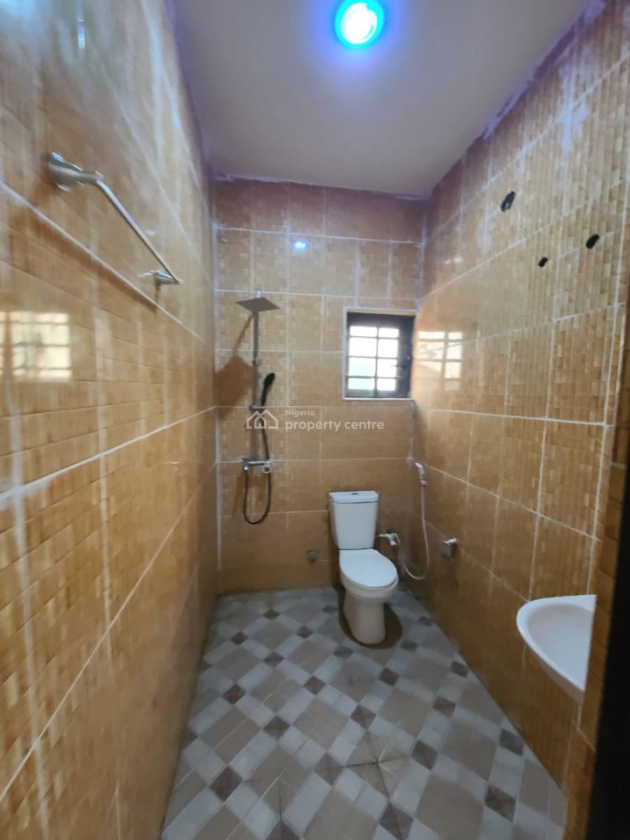 Beautiful Spacious Bedroom Flat Upstairs, Lekki Scheme 2 Estate Abraham Adesanya Ajah Lekki Lagos, Ajiwe, Ajah, Lagos, Flat / Apartment for Rent