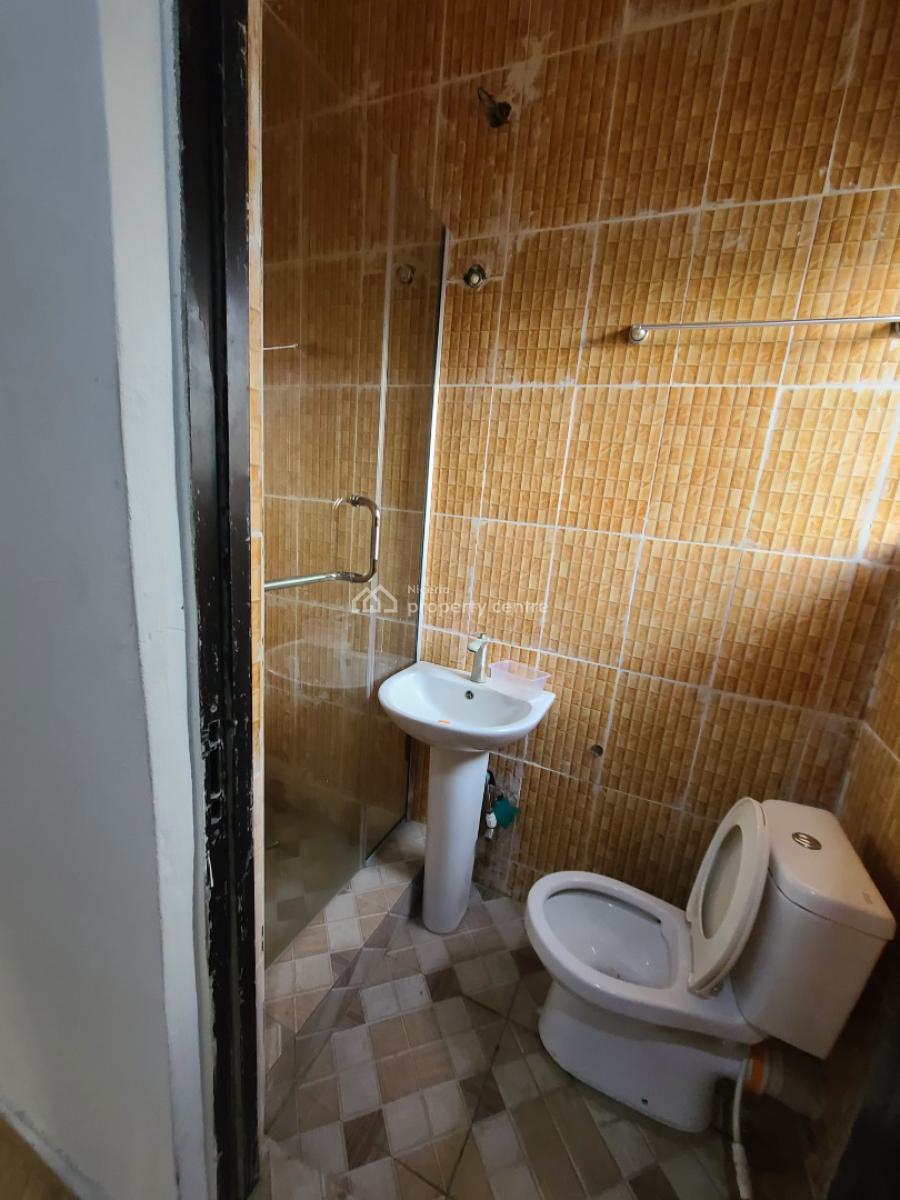 Beautiful Spacious Bedroom Flat Upstairs, Lekki Scheme 2 Estate Abraham Adesanya Ajah Lekki Lagos, Ajiwe, Ajah, Lagos, Flat / Apartment for Rent