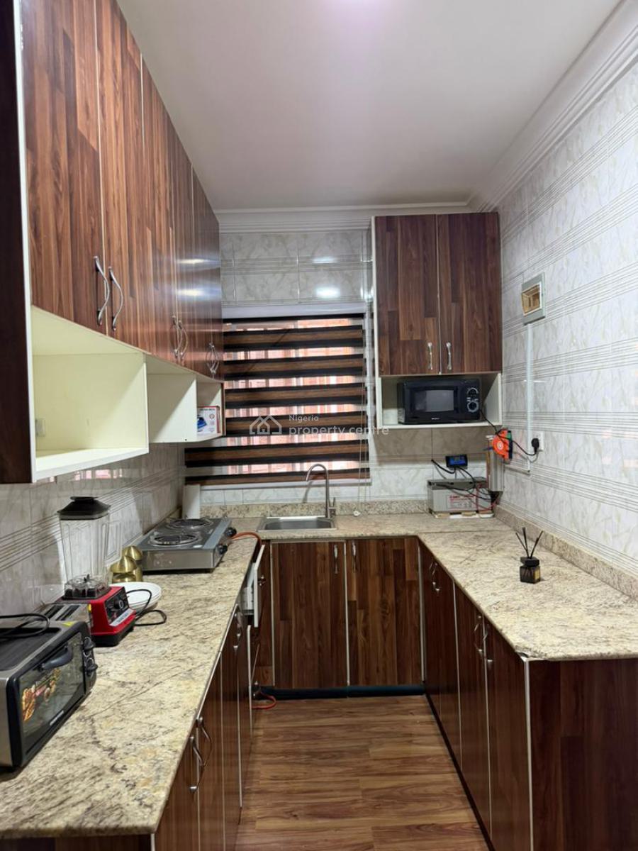 1 Bedroom Apartmemt, Adzope Crescent, Wuse 2, Abuja, Mini Flat (room and Parlour) Short Let