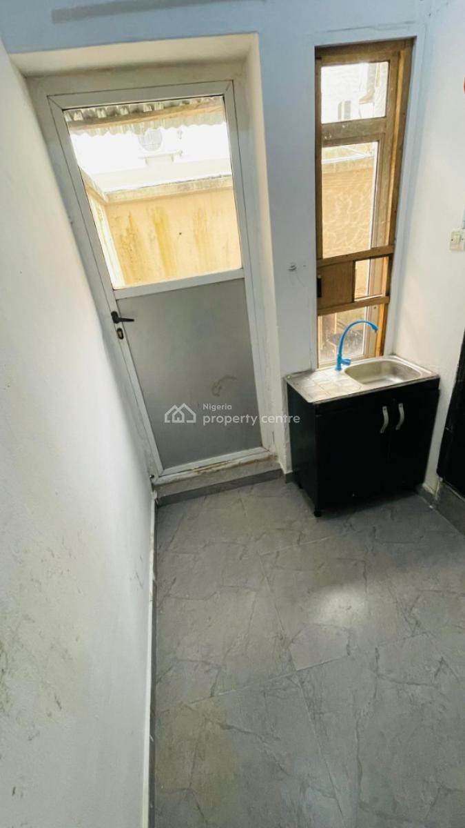 Luxury Spacious Single Room Self-contain, Ikate Elegushi, Lekki, Lagos, Self Contain (single Rooms) for Rent