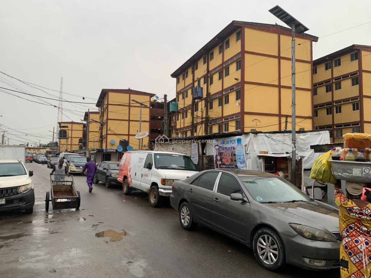 2 Bedroom Upstairs Flat, Shitta, Surulere, Lagos, Flat / Apartment for Sale