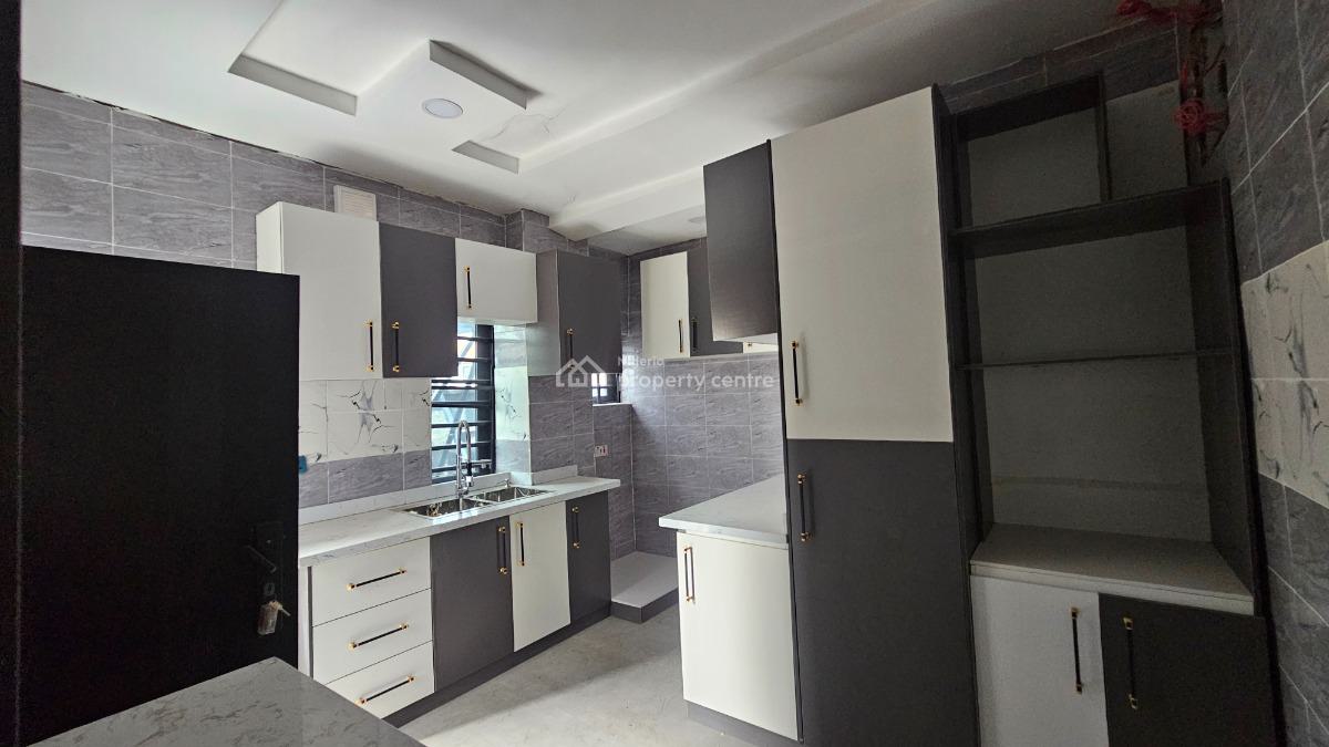 Fantastically Built 4-bedroom Semi-detached Duplex with Bq, Arowojobe, Mende, Maryland, Lagos, Semi-detached Duplex for Rent