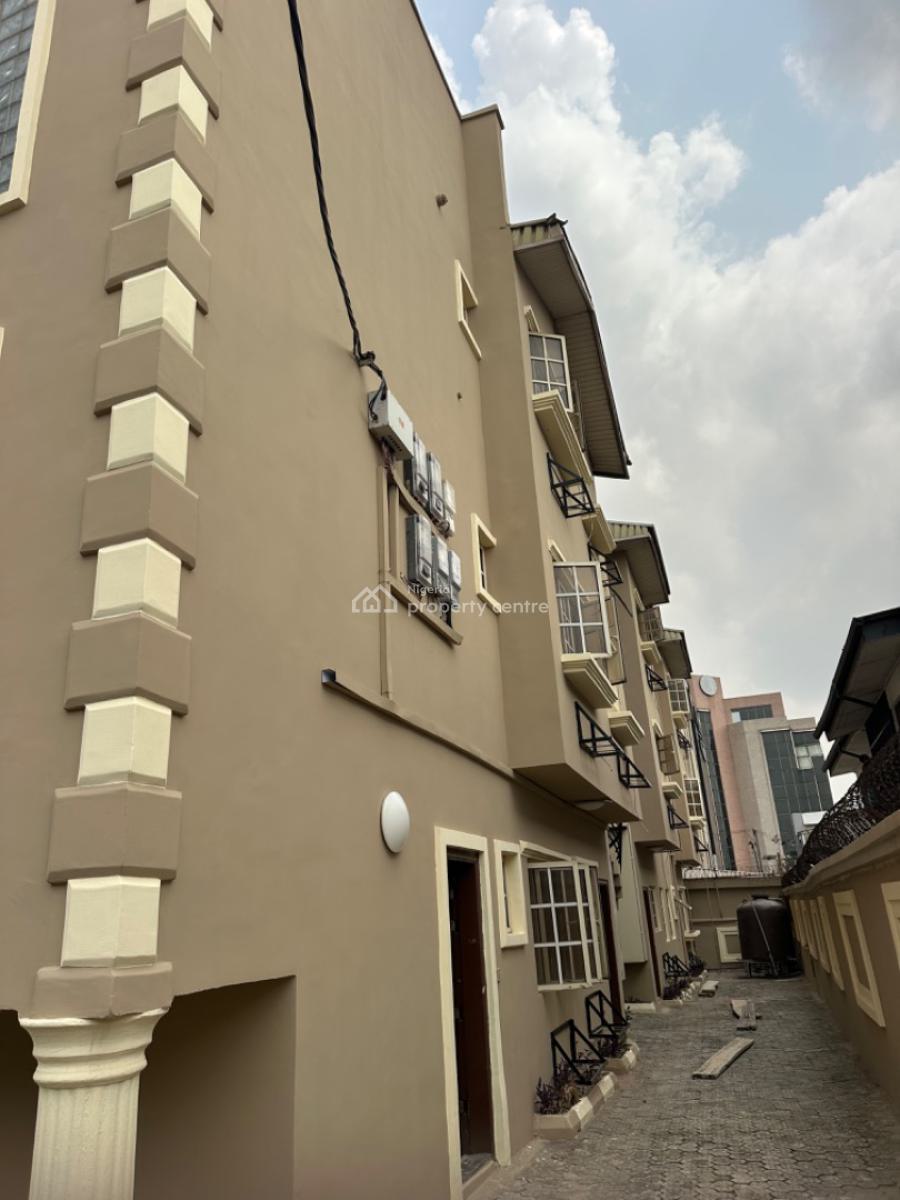3 Bedrooms Flat in 6 Units, Allen, Ikeja, Lagos, Flat / Apartment for Rent