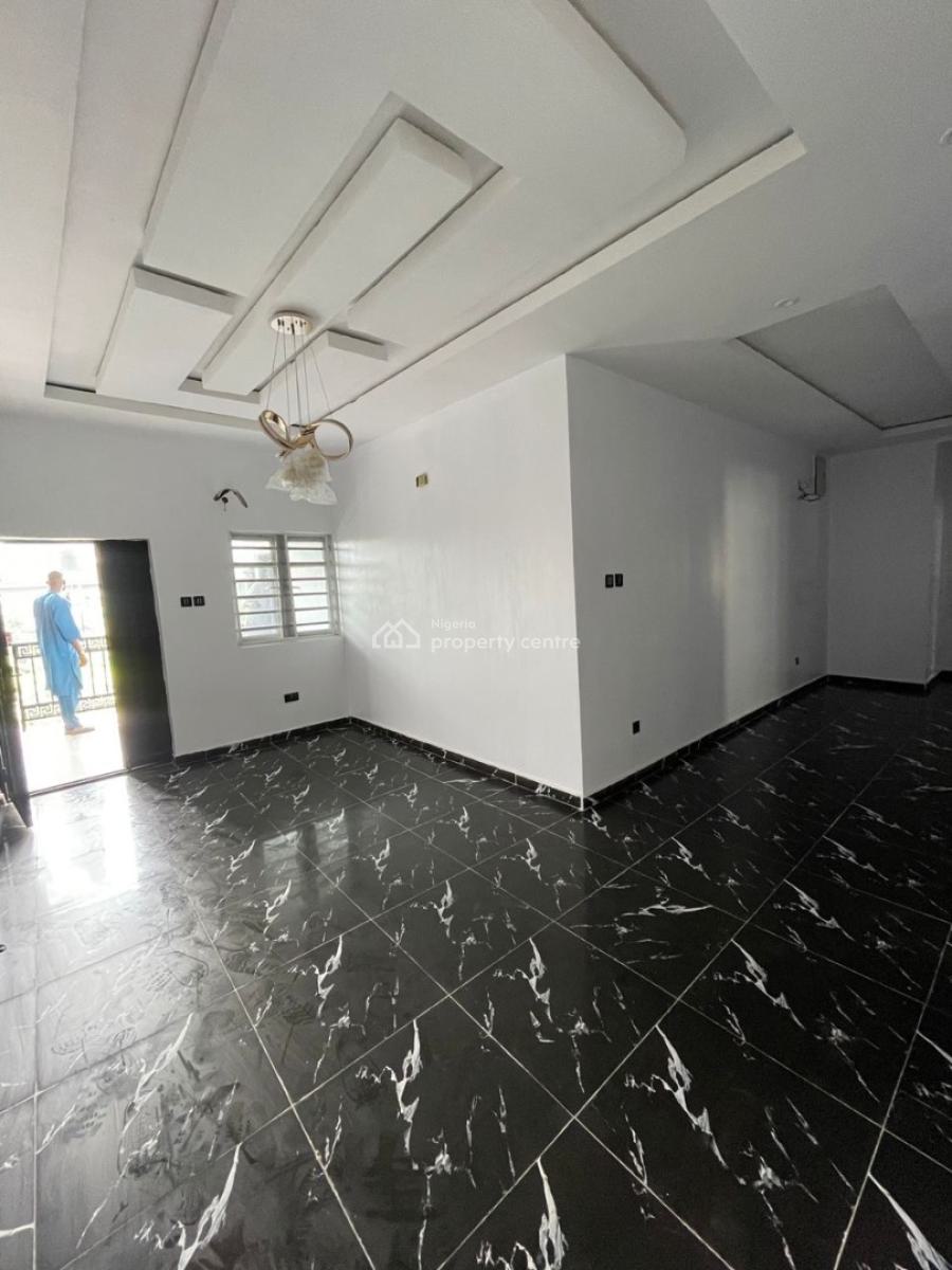 Standard Two Bedrooms Apartment, Upstairs, Badore, Ajah, Lagos, Flat / Apartment for Rent