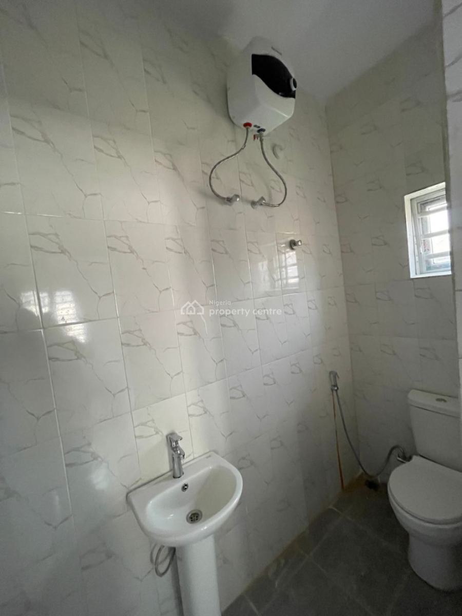 Standard Two Bedrooms Apartment, Upstairs, Badore, Ajah, Lagos, Flat / Apartment for Rent