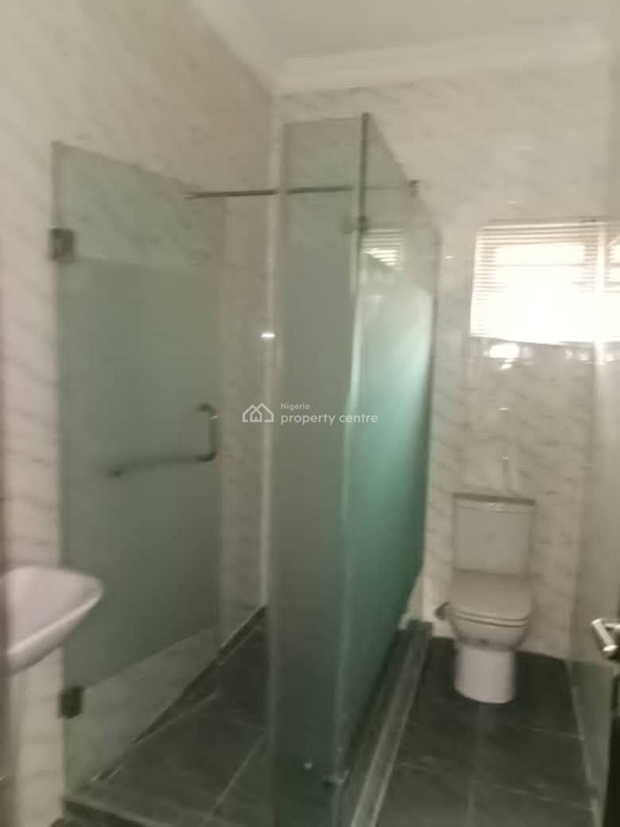 Clean 3 Bedroom Flat, Gateway Estate, Gra Phase 1, Magodo, Lagos, Flat / Apartment for Rent