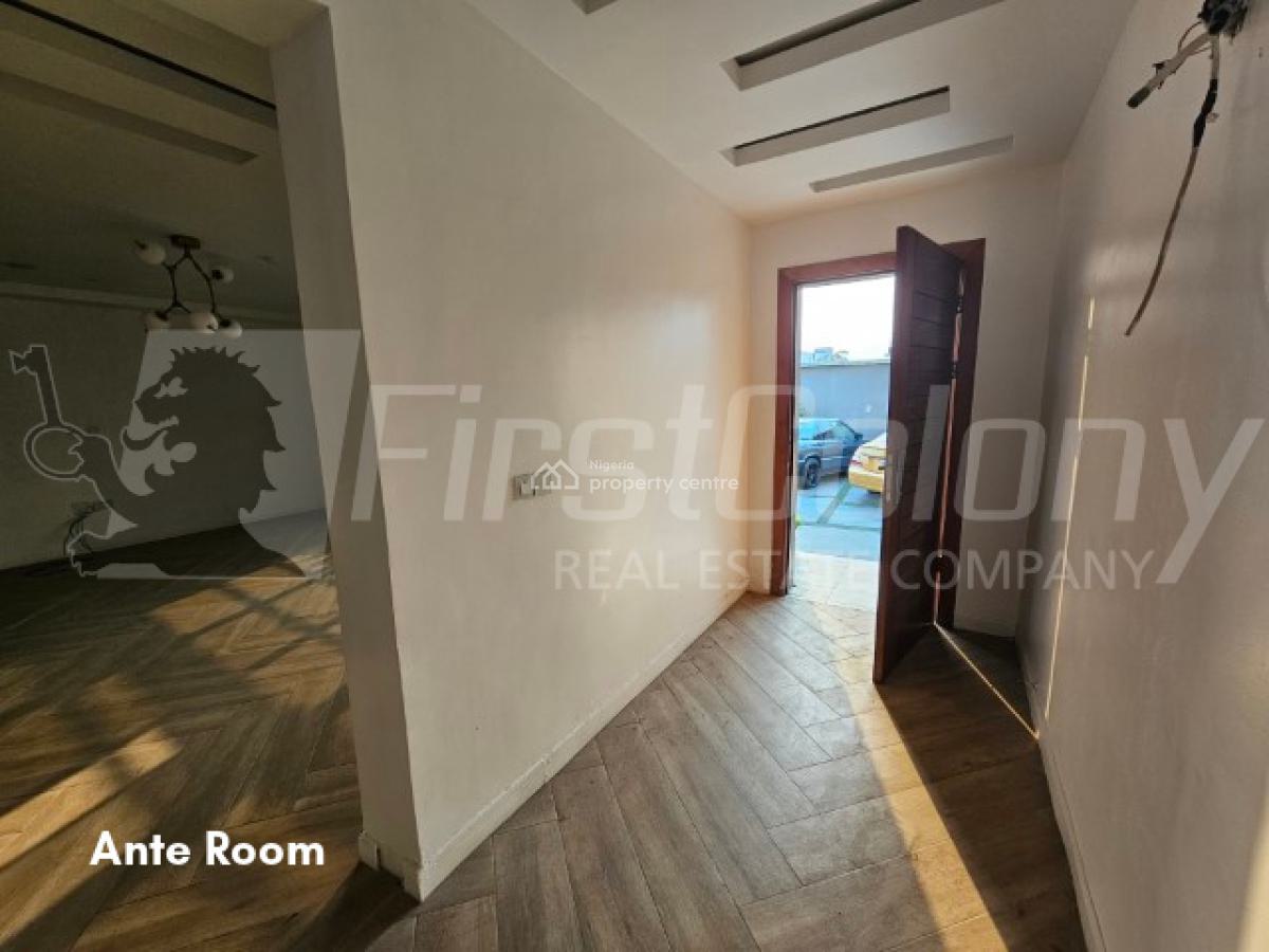 Well Maintained Opulent 4 Bedroom Maisonette (serviced), Lekki Phase 1, Lekki, Lagos, Terraced Duplex for Sale