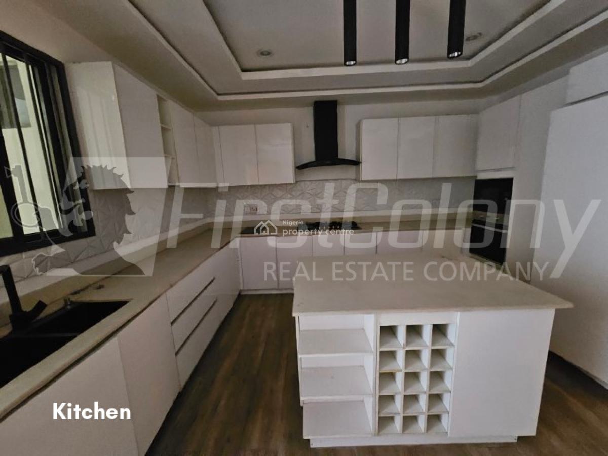 Well Maintained Opulent 4 Bedroom Maisonette (serviced), Lekki Phase 1, Lekki, Lagos, Terraced Duplex for Sale