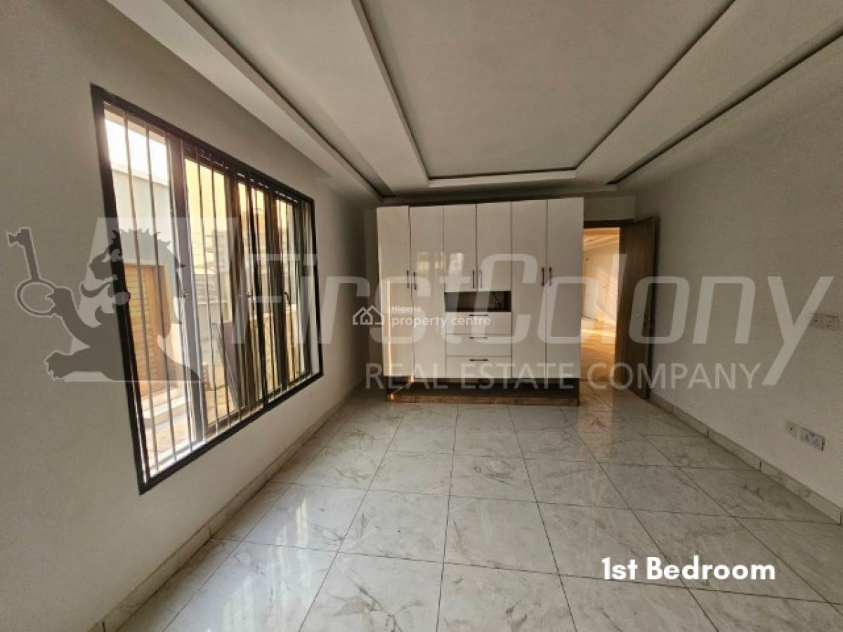 Well Maintained Opulent 4 Bedroom Maisonette (serviced), Lekki Phase 1, Lekki, Lagos, Terraced Duplex for Sale
