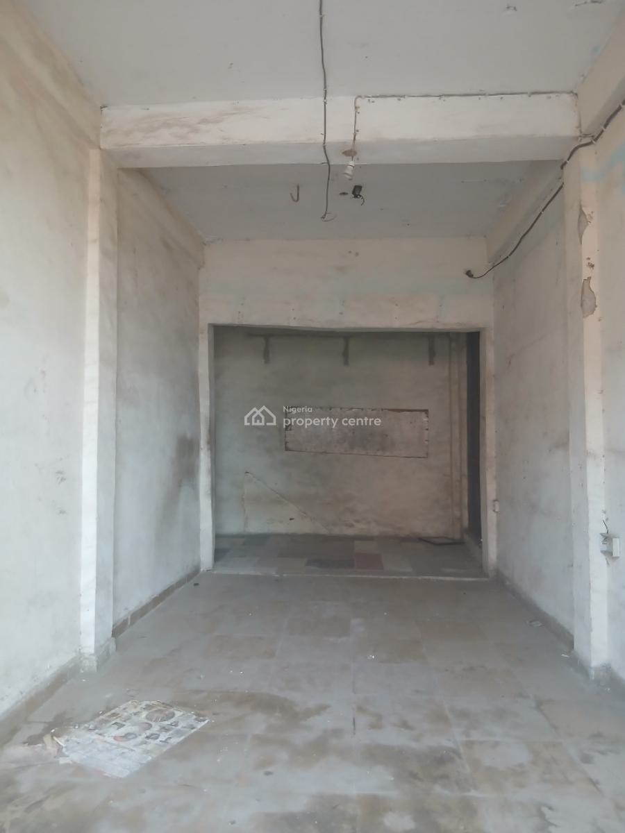 Good Big Long Shop, Yaba, Lagos, Shop for Rent