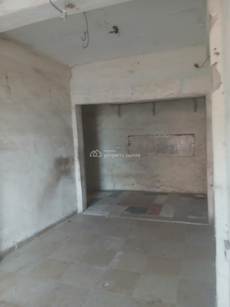 Good Big Long Shop, Yaba, Lagos, Shop for Rent