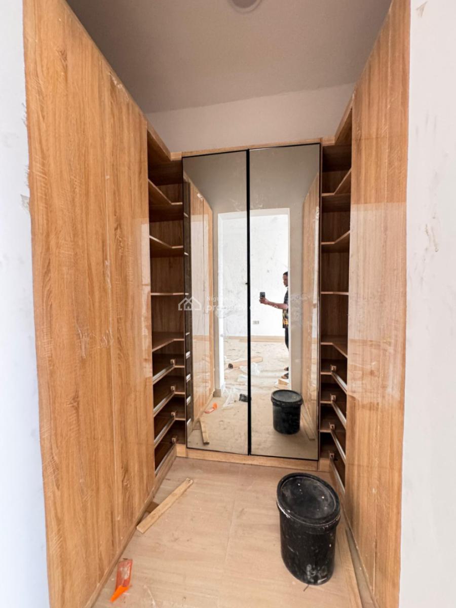 Beautiful and Spacious 3 Bedrooms Maisonette Duplex with Bq, Lekki Phase 1, Lekki, Lagos, Detached Duplex for Sale