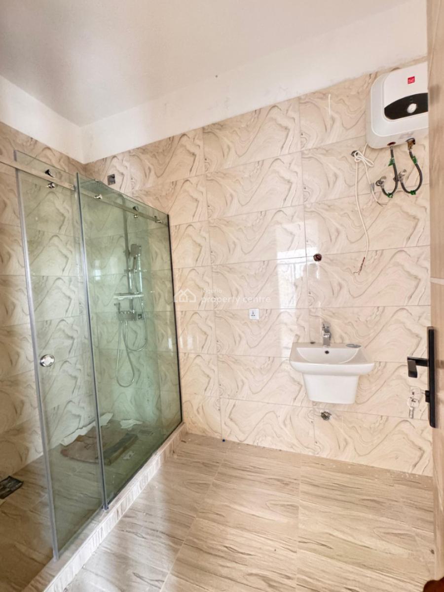 Beautiful and Spacious 3 Bedrooms Maisonette Duplex with Bq, Lekki Phase 1, Lekki, Lagos, Detached Duplex for Sale