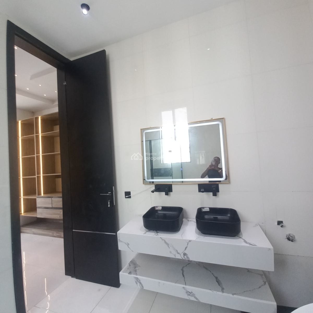 Standard 5 Bedroom Fully Detached Duplex Bq, Chevron, Lekki, Lagos, Detached Duplex for Sale