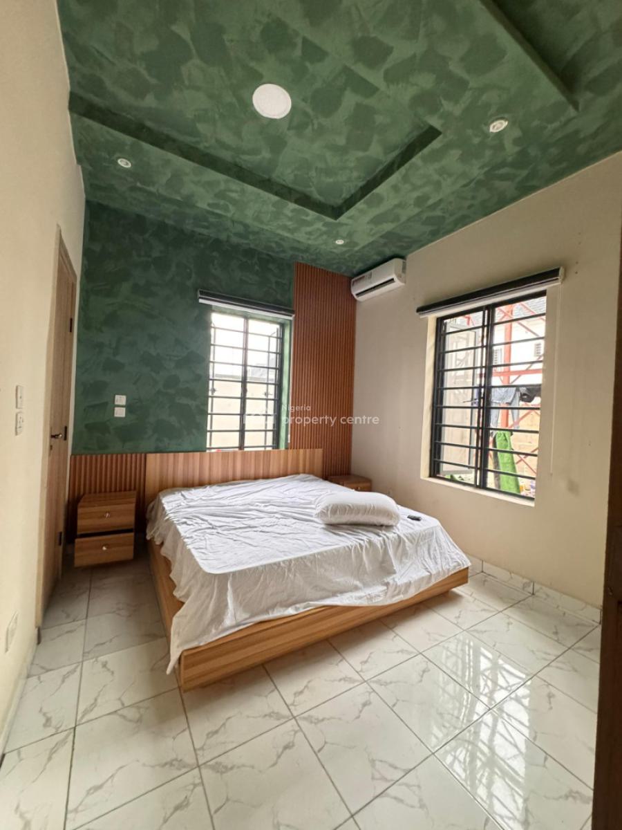 Distress  2 Bedroom Apartment, Harris Drive, Vgc, Lekki, Lagos, Flat / Apartment for Sale