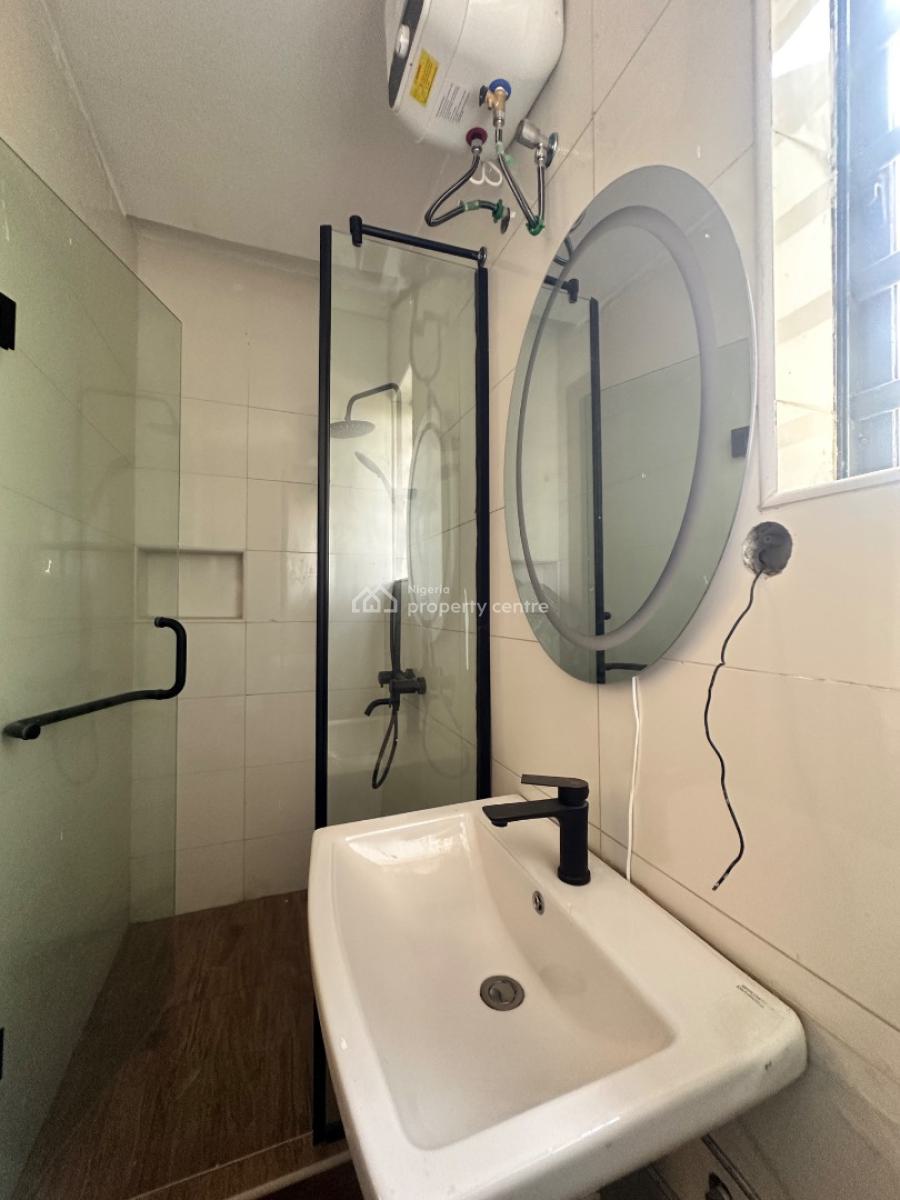 2 Bedroom Apartment with Elevator, Lekki Phase 1, Lekki, Lagos, Flat / Apartment for Sale