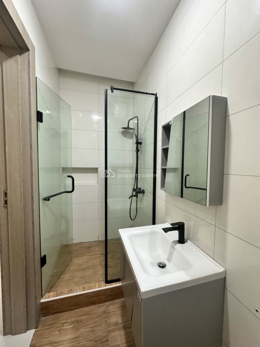 2 Bedroom Apartment with Elevator, Lekki Phase 1, Lekki, Lagos, Flat / Apartment for Sale