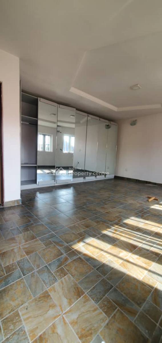 3 Bedroom Terrace Witha Room Servant Quarters., Lekki Phase One, Lekki, Lagos, Terraced Duplex for Rent