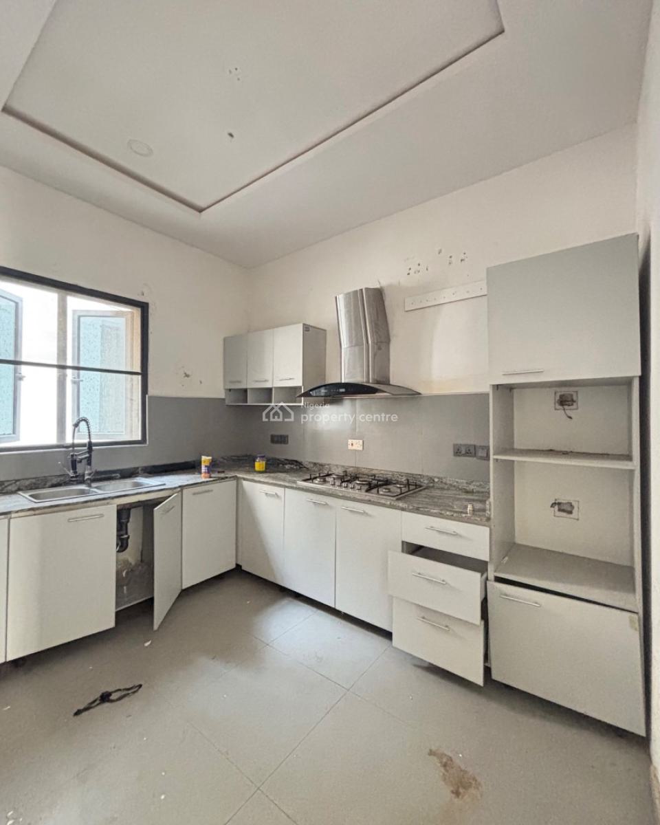 Serviced 2 Bedroom Apartment with Bq, Ologolo, Lekki, Lagos, Flat / Apartment for Rent