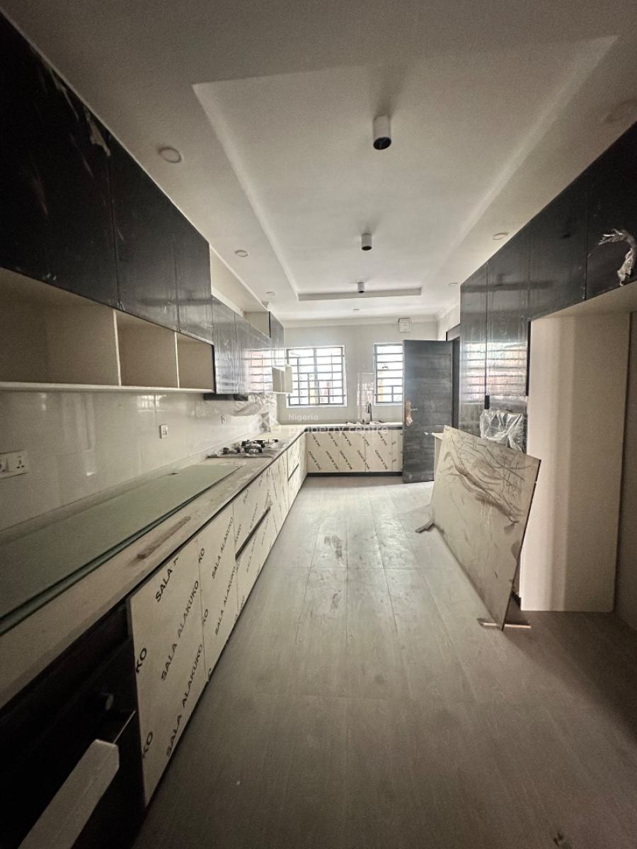 4bedroom Apartment with Bq & Elevator, Lekki Phase 1, Lekki, Lagos, Flat / Apartment for Sale