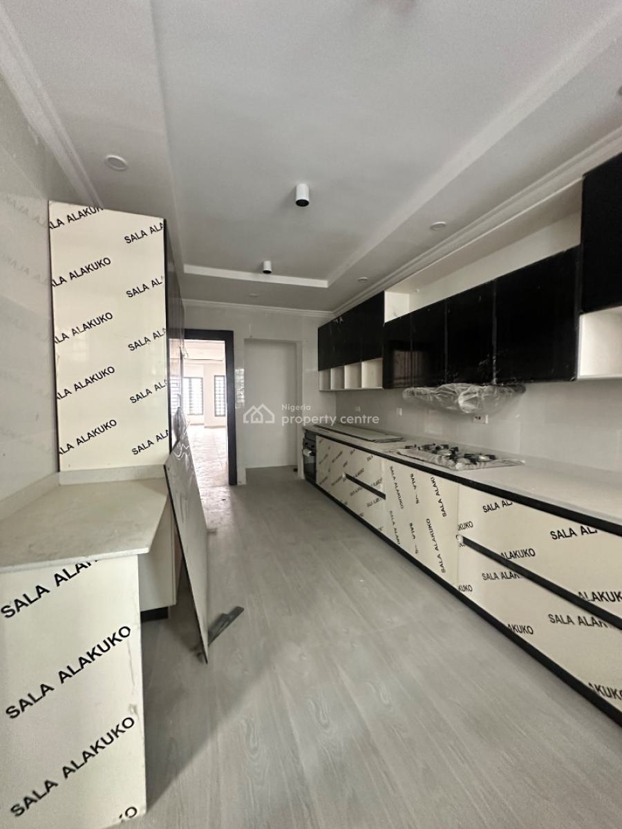 4bedroom Apartment with Bq & Elevator, Lekki Phase 1, Lekki, Lagos, Flat / Apartment for Sale