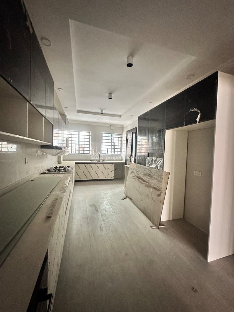 4bedroom Apartment with Bq & Elevator, Lekki Phase 1, Lekki, Lagos, Flat / Apartment for Sale