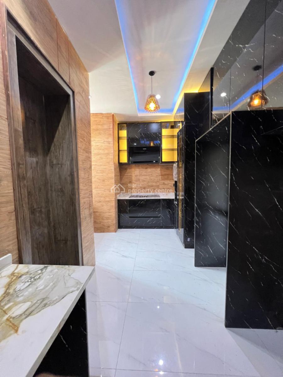 Exquisitely Finished 3 Bedroom Apartment with Elevator, Lekki Phase 1, Lekki, Lagos, Block of Flats for Sale