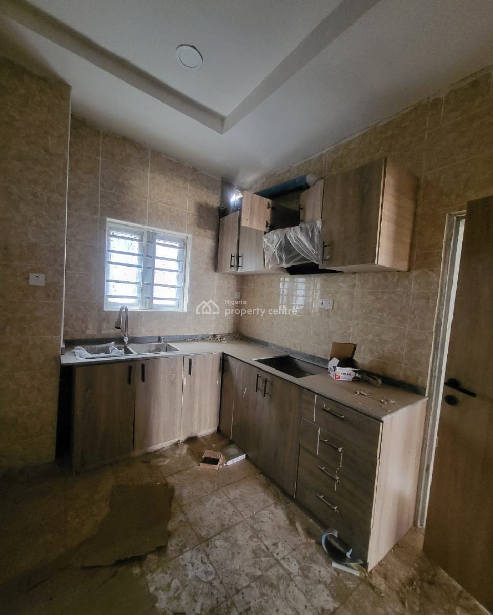 Luxurious Massive Brand New 2 Bedroom Flat, By Old Secretariat, Area 1, Garki, Abuja, Flat / Apartment for Rent