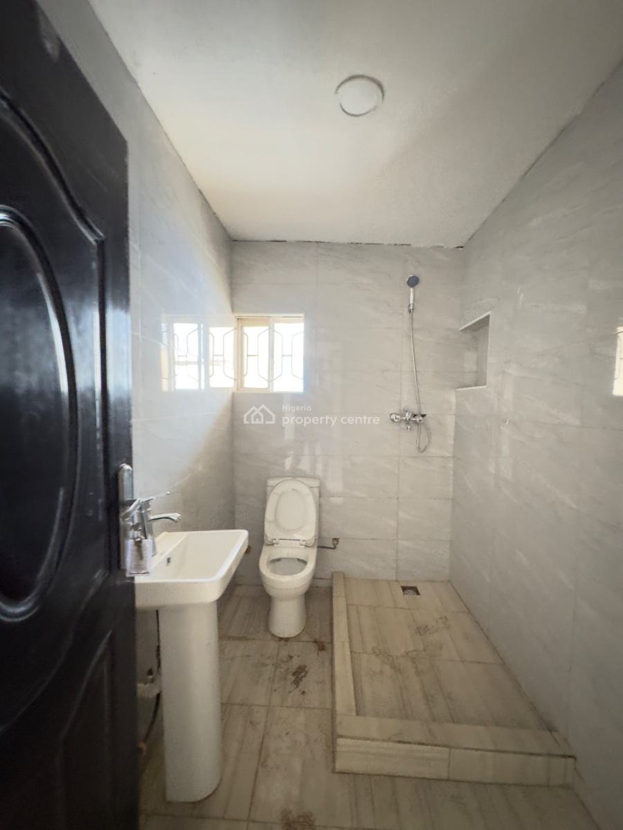 Neatly Renovated 3 Bedrooms Flat, Zone 1, Wuse, Abuja, Flat / Apartment for Rent