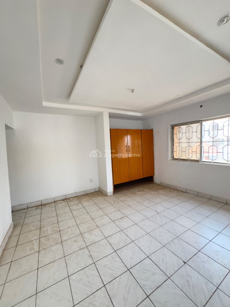 Neatly Renovated 3 Bedrooms Flat, Zone 1, Wuse, Abuja, Flat / Apartment for Rent