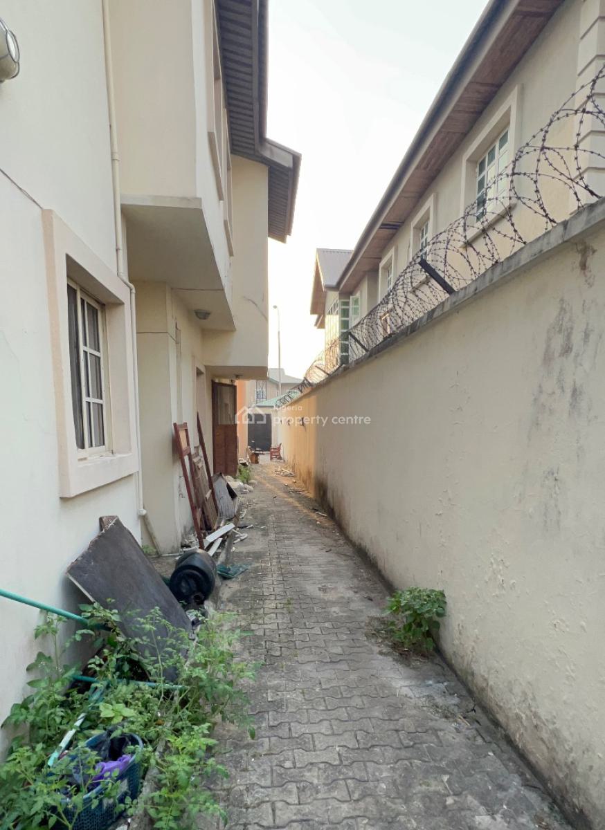 Spacious 4-bedroom Semi Detached with Two Bqs, Off Admiralty Way, Lekki Phase 1, Lekki, Lagos, Semi-detached Duplex for Rent