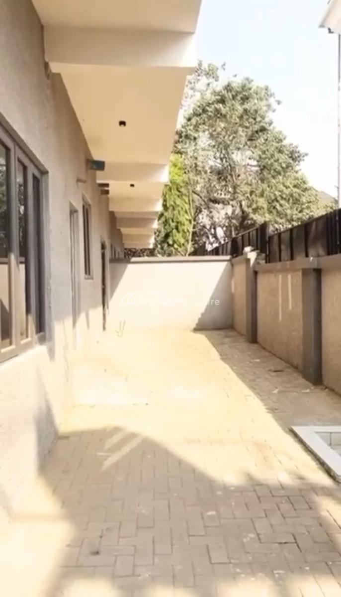 6 Bedrooms Semi Detached Duplex with a Bq, Durumi, Abuja, Detached Duplex for Rent
